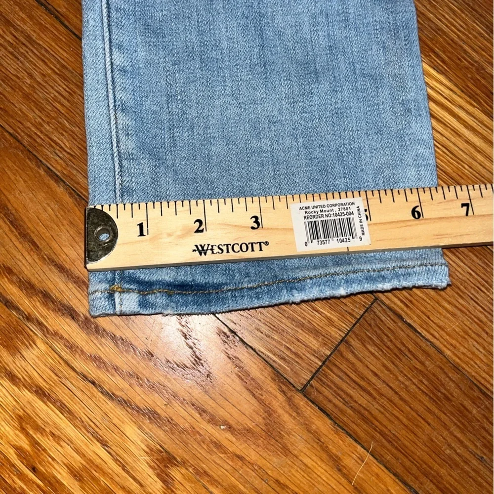 Frame Le High Straight Jeffrey Jean distressed ripped light wash size 25 preppy